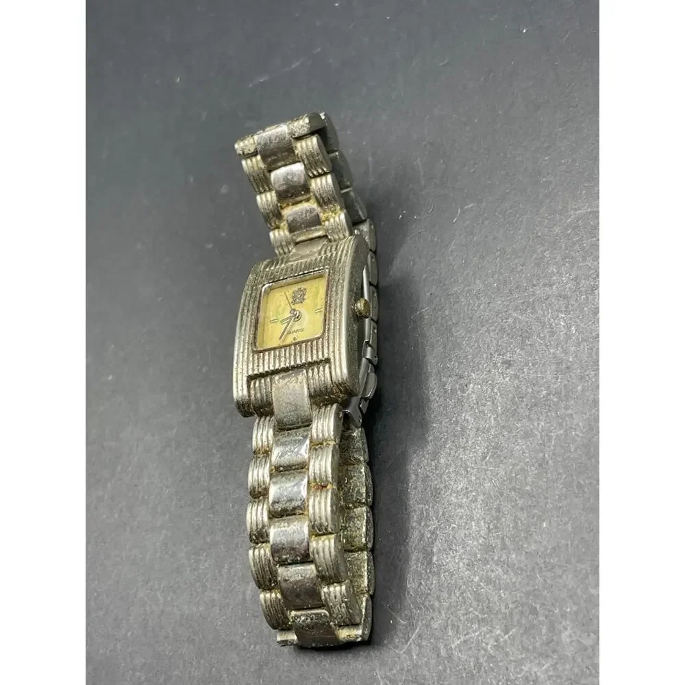 Vintage Rare Paolo Gucci Silver Tone Women's Quartz Watch PG845WS 21mm
